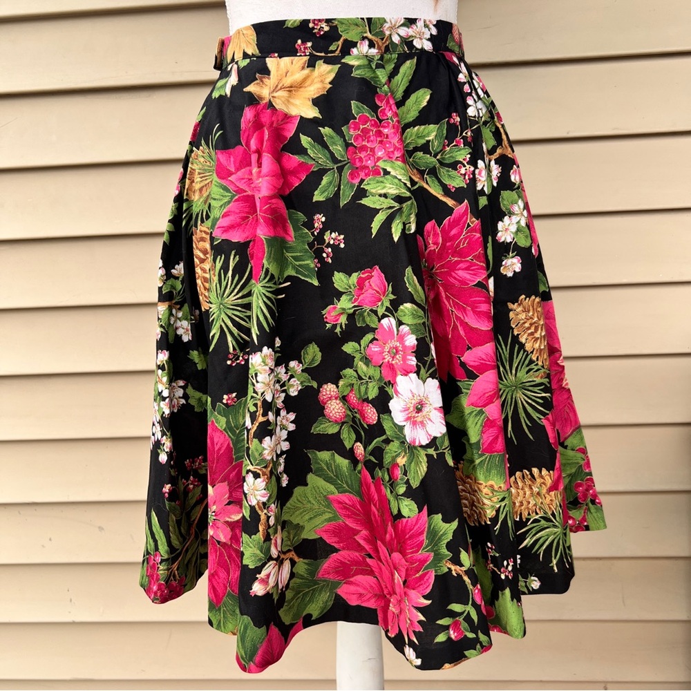 🐦‍🔥2 for $20🐦‍🔥 Vintage handmade poinsettia floral a-line mini skirt